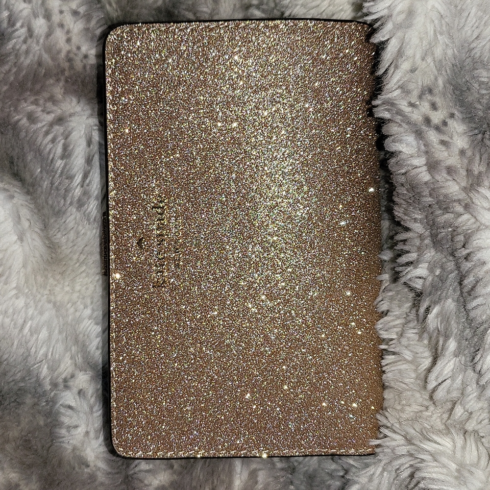 Medium compact Bi-Fold Wallet